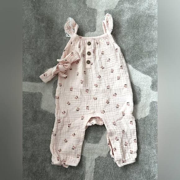Emily and Oliver Baby Jumper with Bow 🍒 - Picture 1 of 6